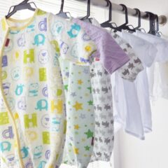 冬生まれの赤ちゃん向け！寝る時や外出先での服装選びのポイントは？