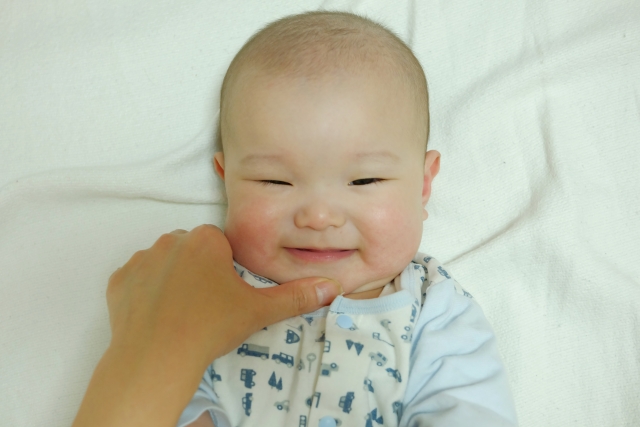 笑顔の赤ちゃん