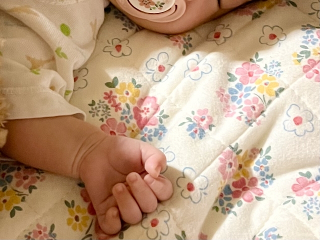 寝ている赤ちゃん