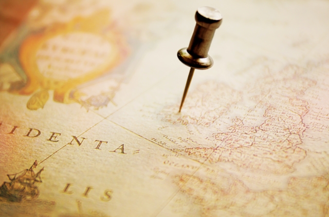 ピンが刺さった地図