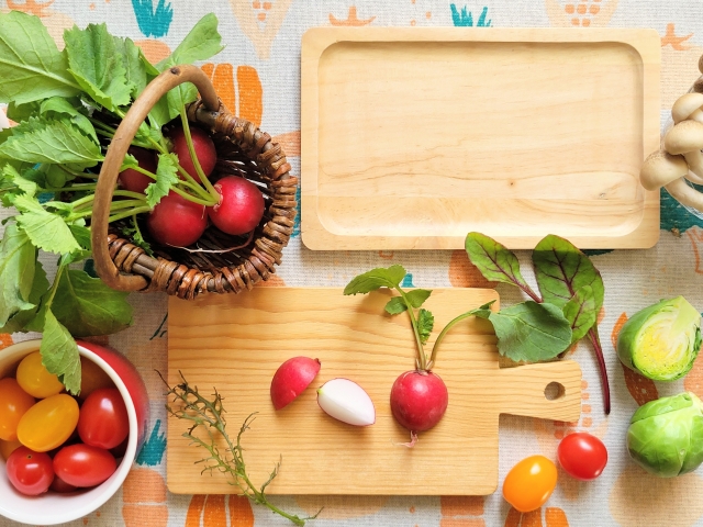 まな板に並んだ野菜