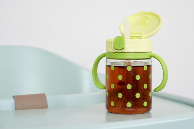 赤ちゃん用マグボトル