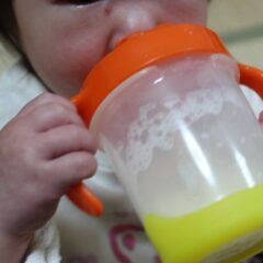 【赤ちゃん用マグ①】いつから使う？どんな種類がある？マグを使う効果とは