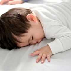 【行動編】赤ちゃんの寝かしつけNG５選！泣いたらどうする？抱っこする？