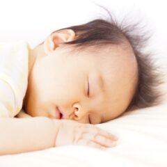 赤ちゃんの寝汗がすごい！理由と風邪をひかないための対策