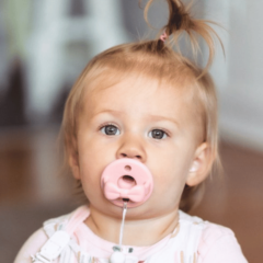 おしゃぶりはいつまで？卒業へ向けた効果的な方法を紹介！