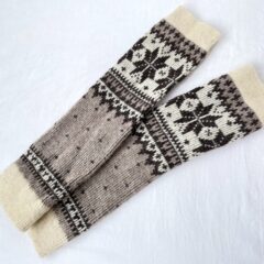 冷える季節にはレッグウォーマーがおすすめ！効果や靴下との違いを解説