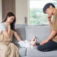 背中スイッチで赤ちゃんが寝てくれない…泣き出す原因と対策方法4選